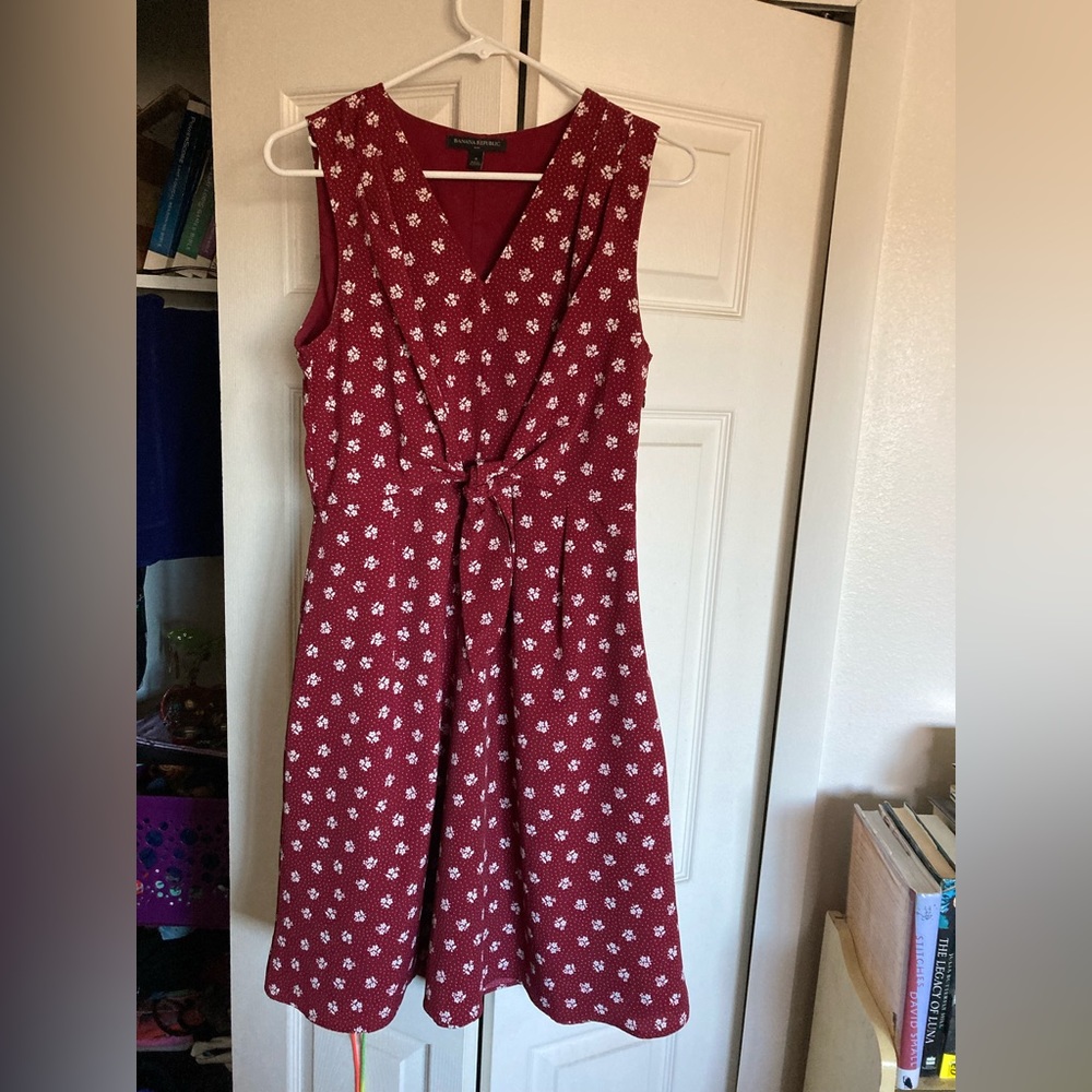 Banana Republic red and white floral summer dress, size 4